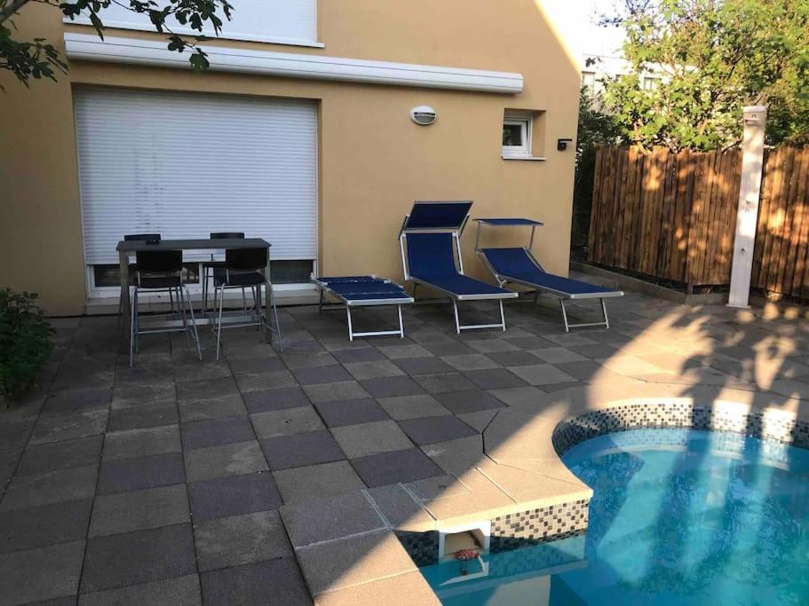 Logement Avec Piscine Brunstatt Ngoại thất bức ảnh